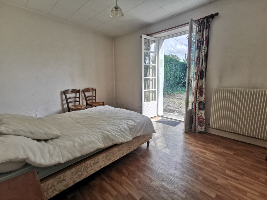 MAISON ANCIENNE AVEC DEPENDANCE — photo 6