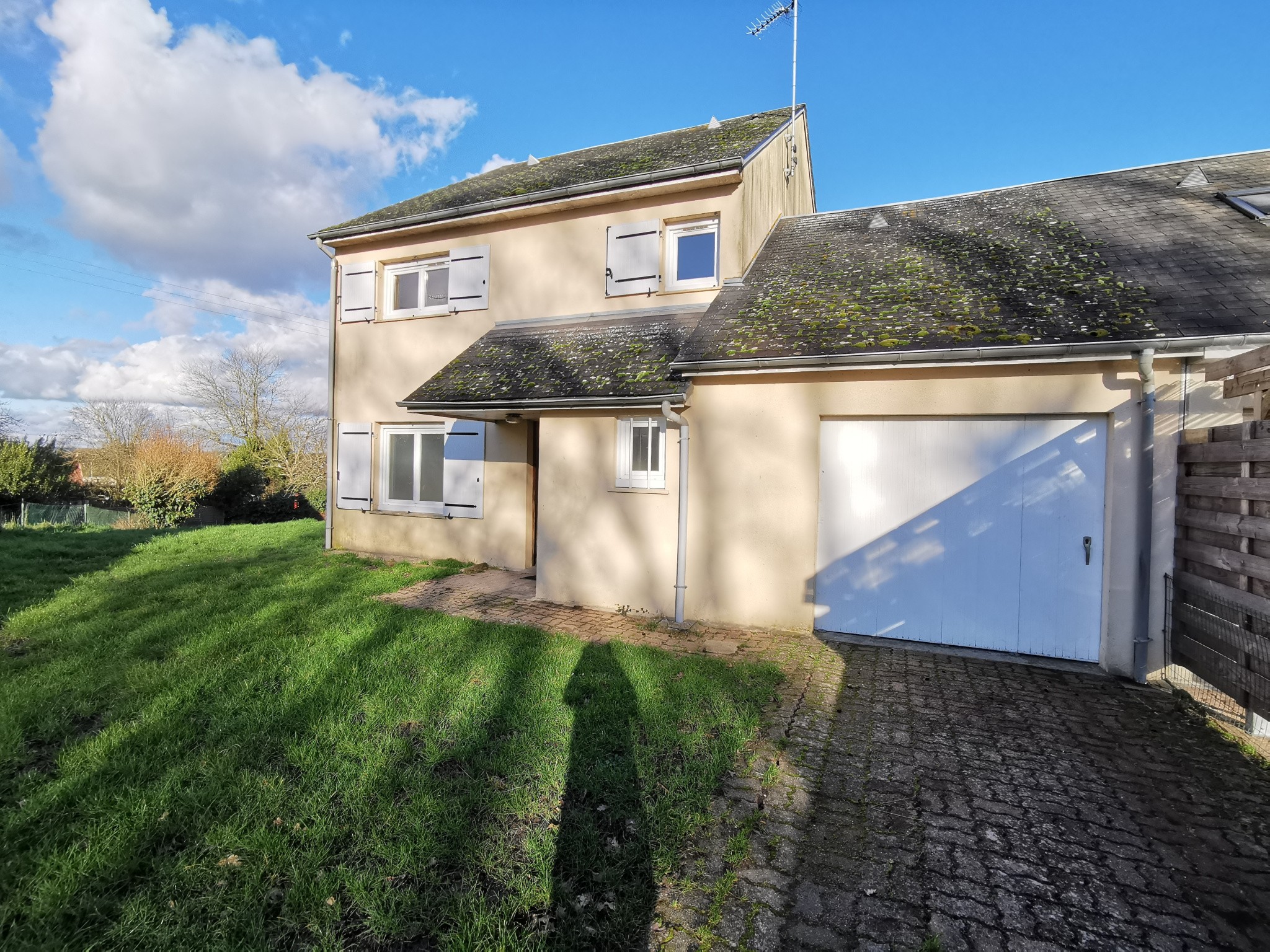 MAISON DE PLAIN-PIED SITUEE DANS UN HAMEAU A 10 MINUTES DE BOURGUEIL — photo 2