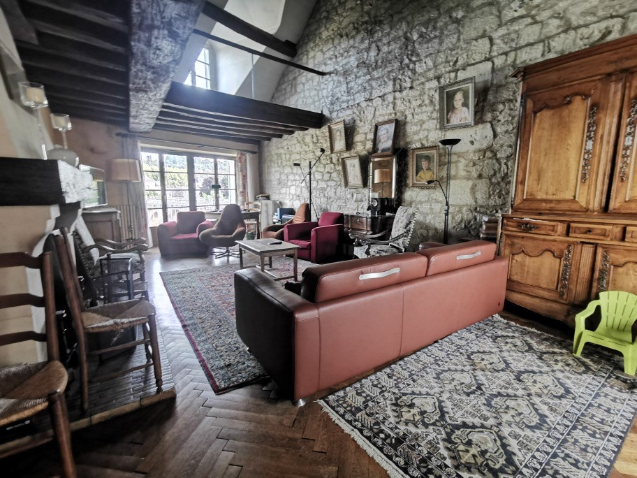 VUE EXCEPTIONNELLE - MAISON DE VILLE AU CŒUR DE CHINON — photo 5