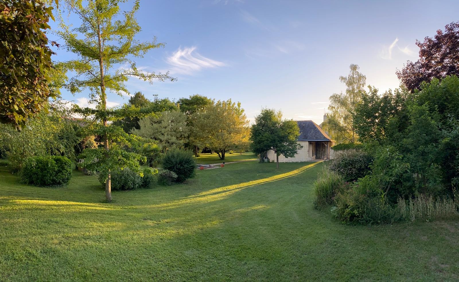 Charmante Maison Ancienne sur Parc Arboré de 4800 m2 à deux pas du centre d'AVOINE — photo 8
