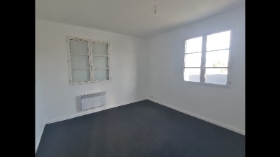 APPARTEMENT DUPLEX AU COEUR DE BOURGUEIL — photo 4