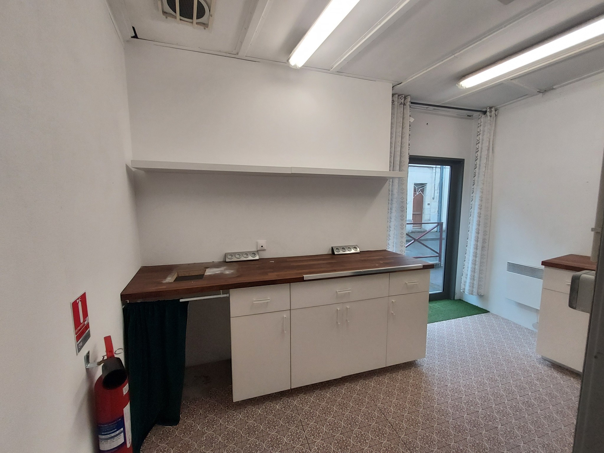 Local commercial — photo 8