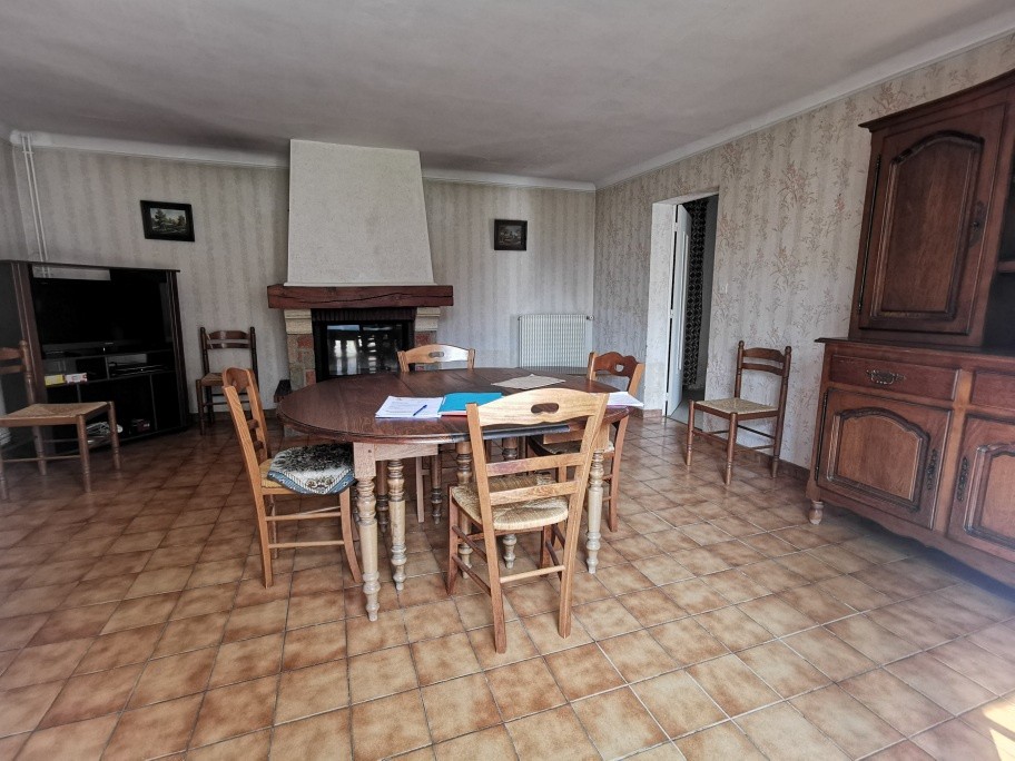 MAISON ANCIENNE AVEC DEPENDANCE — photo 3