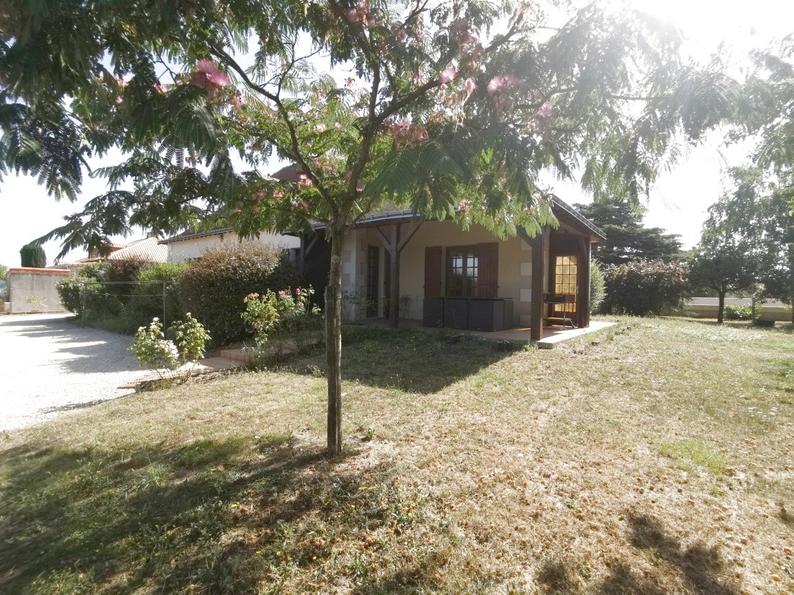À Vendre : Maison Familiale avec Grand Terrain Attenant — photo 10
