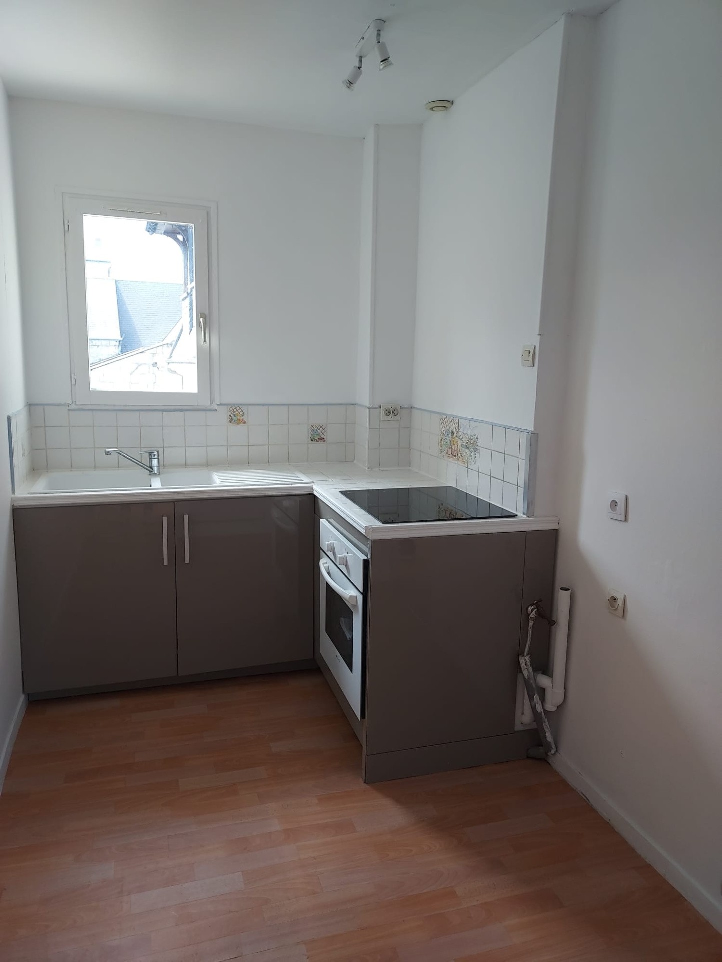 APPARTEMENT DUPLEX AU COEUR DE BOURGUEIL — photo 3