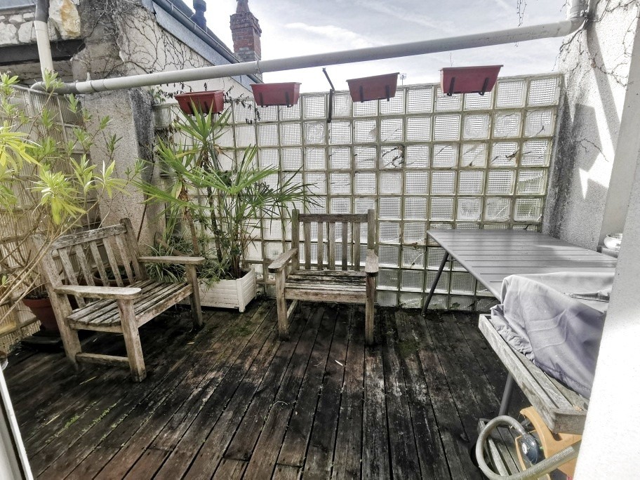 VUE EXCEPTIONNELLE - MAISON DE VILLE AU CŒUR DE CHINON — photo 3