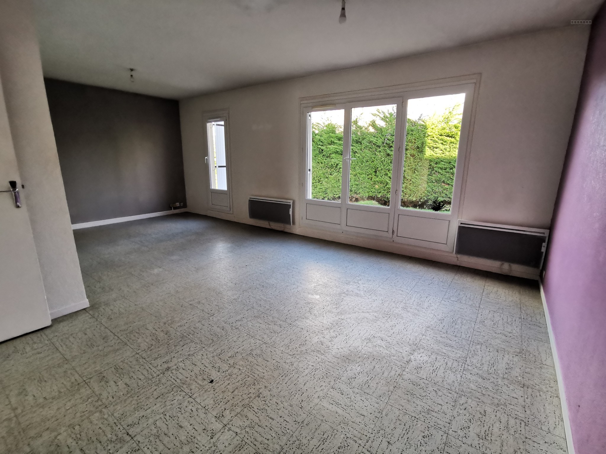 MAISON DE PLAIN-PIED SITUEE DANS UN HAMEAU A 10 MINUTES DE BOURGUEIL — photo 7
