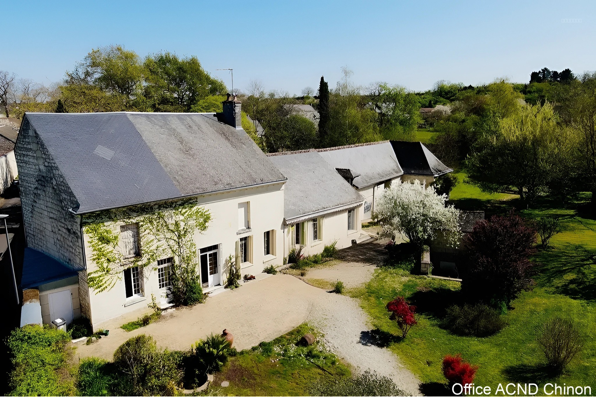 Charmante Maison Ancienne sur Parc Arboré de 4800 m2 à deux pas du centre d'AVOINE — photo 11