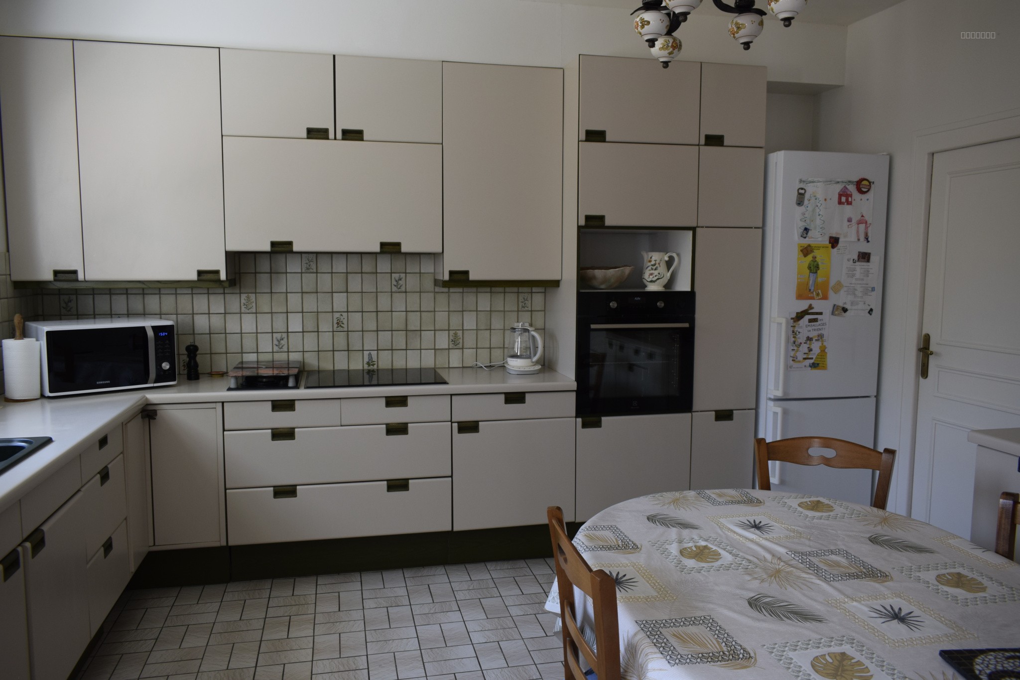 CENTRE BOURG DE RESTIGNE — photo 9