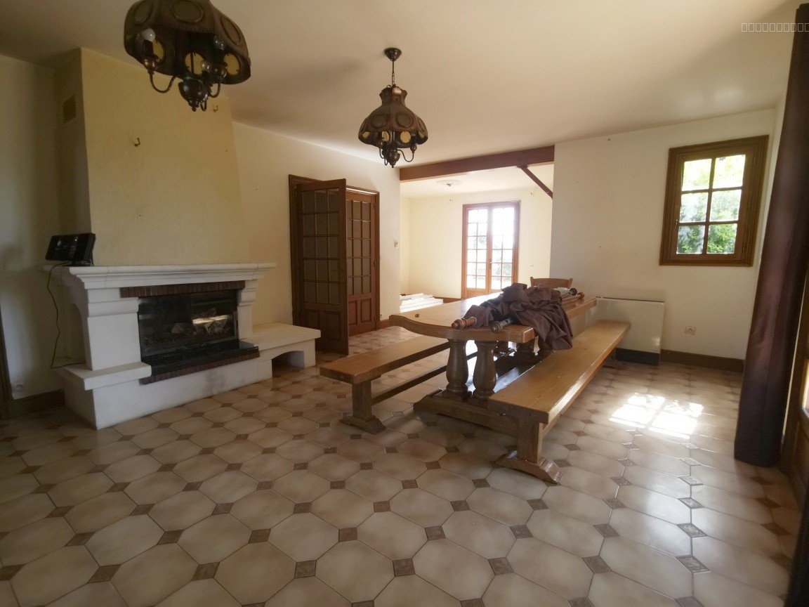 À Vendre : Maison Familiale avec Grand Terrain Attenant — photo 7