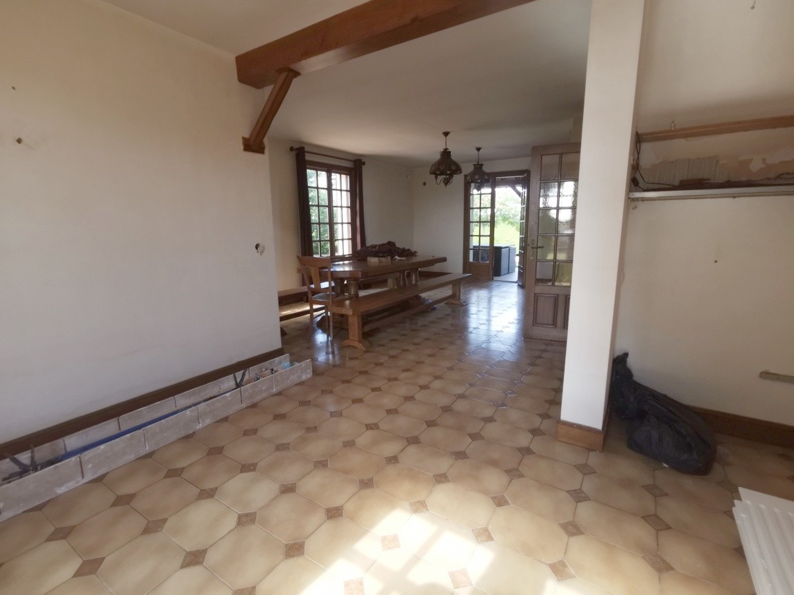 À Vendre : Maison Familiale avec Grand Terrain Attenant — photo 3
