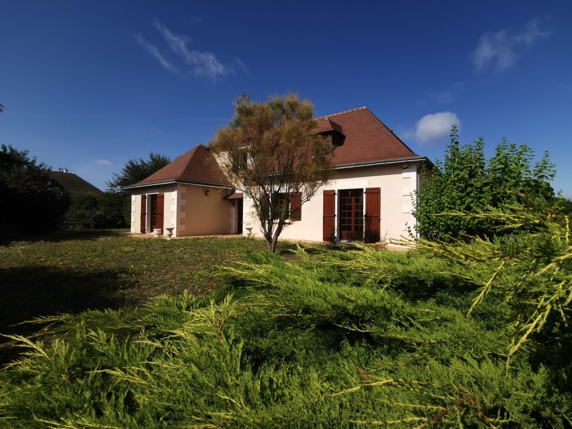 À Vendre : Maison Familiale avec Grand Terrain Attenant — photo 11