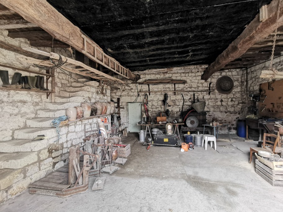 MAISON ANCIENNE AVEC DEPENDANCE — photo 5
