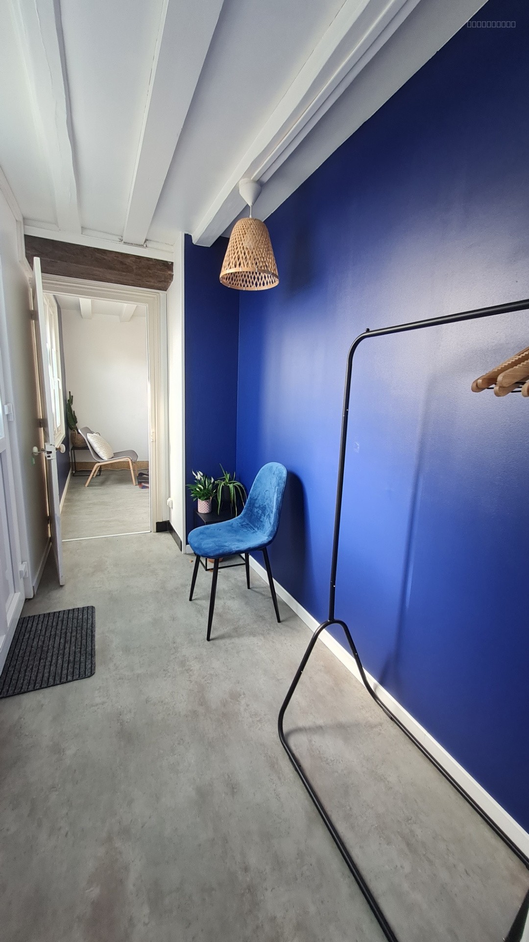 BUREAU de 43 m2 comprenant deux pièces, wc - Salle de bain. — photo 3