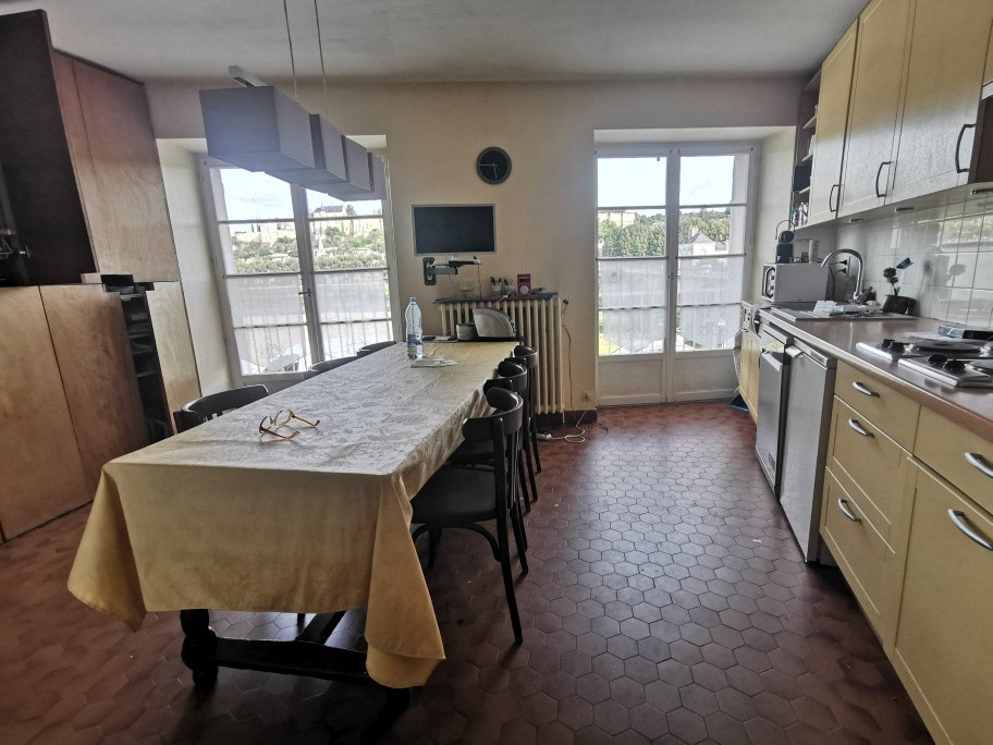VUE EXCEPTIONNELLE - MAISON DE VILLE AU CŒUR DE CHINON — photo 6