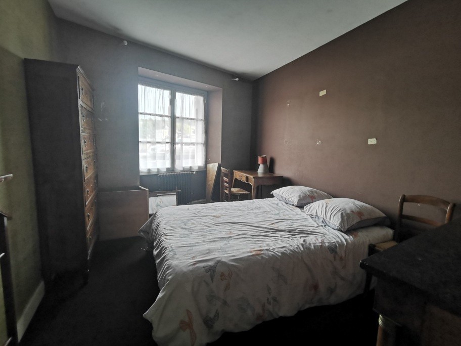 VUE EXCEPTIONNELLE - MAISON DE VILLE AU CŒUR DE CHINON — photo 11