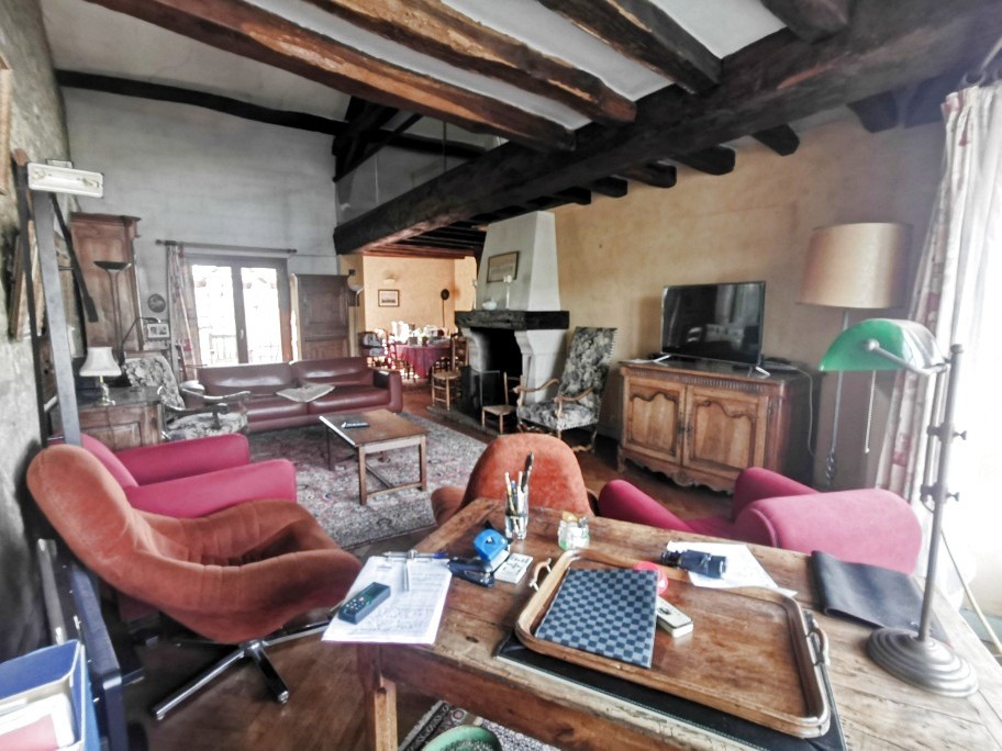 VUE EXCEPTIONNELLE - MAISON DE VILLE AU CŒUR DE CHINON — photo 9