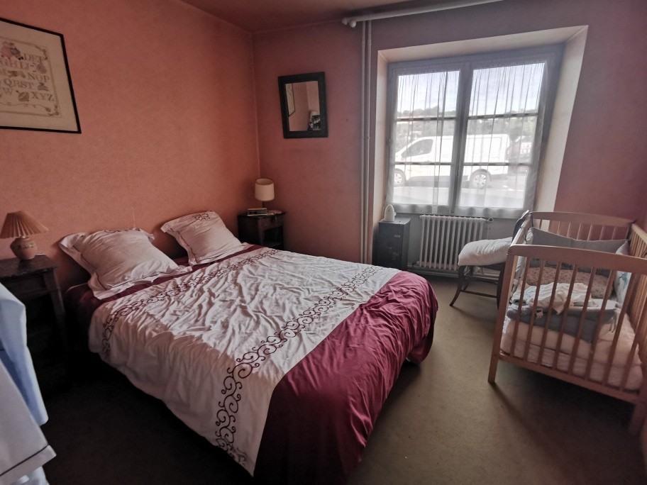 VUE EXCEPTIONNELLE - MAISON DE VILLE AU CŒUR DE CHINON — photo 8