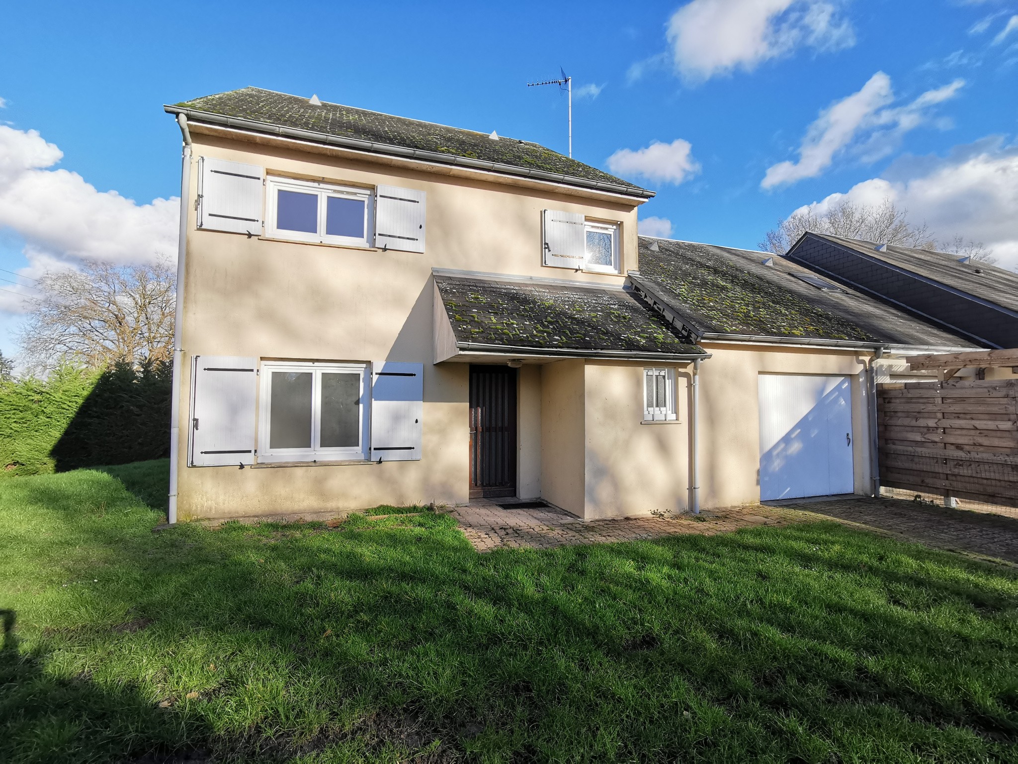 MAISON DE PLAIN-PIED SITUEE DANS UN HAMEAU A 10 MINUTES DE BOURGUEIL — photo 3
