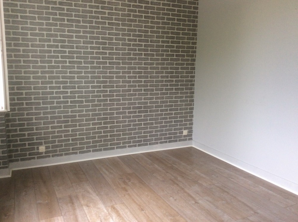 Situé au coeur de Beaumont en Véron local commercial comprenant une boutique et arrière boutique de 28m2, labo — photo 3