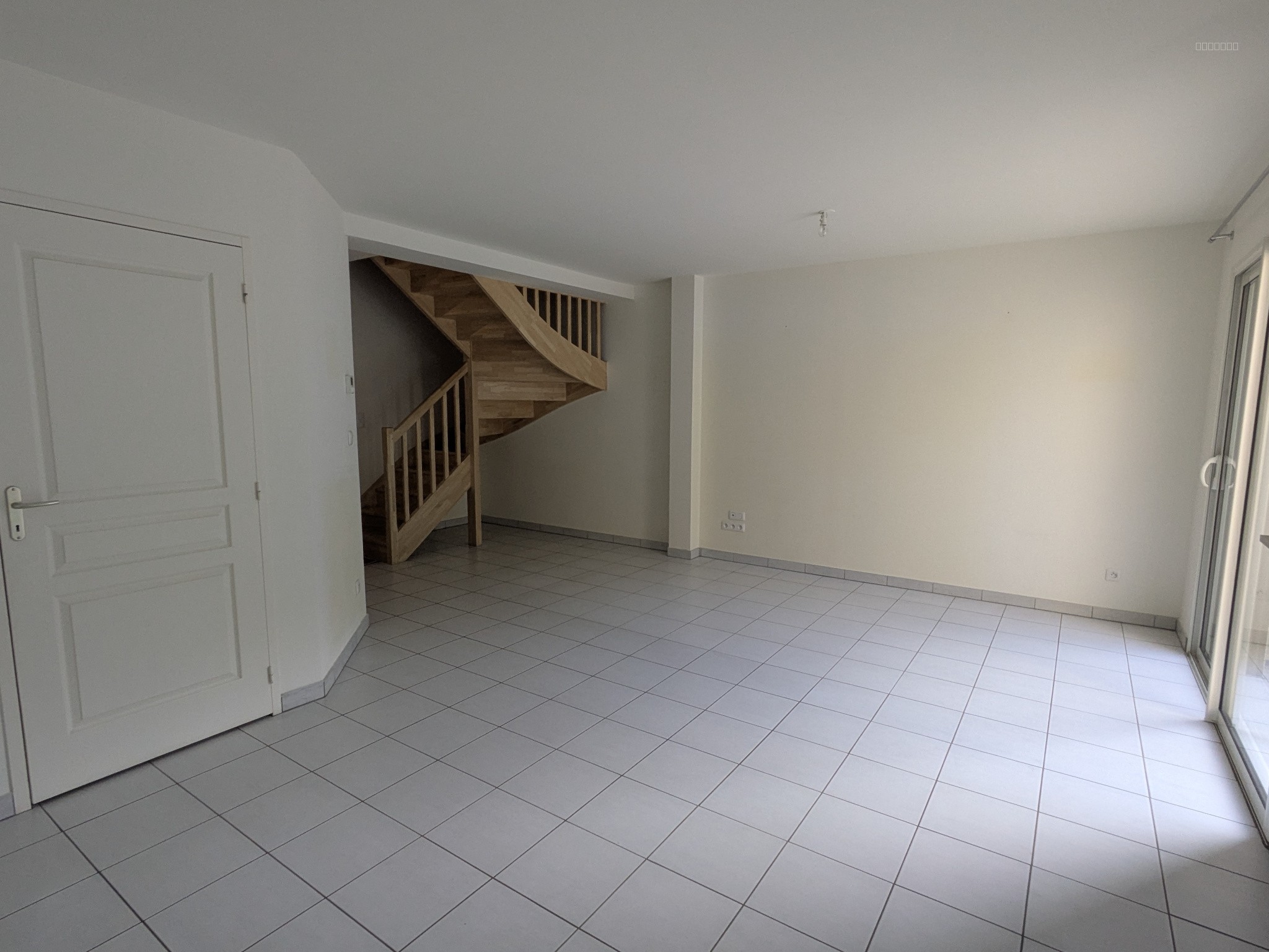 A VENDRE LE MANS - PAVILLON PMR 3 CHAMBRES GARAGE JARDIN — photo 3