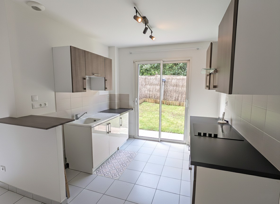 A VENDRE LE MANS - PAVILLON PMR 3 CHAMBRES GARAGE JARDIN — photo 4