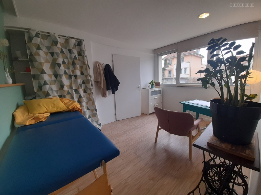 A louer à Besançon quartier Montrapon, local Professionnel / Commercial   34 m2 — photo 7