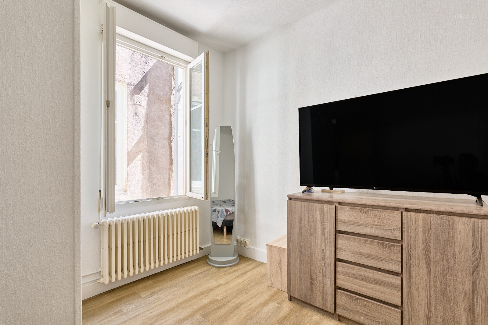 CENTRE VILLE DE BESANCON - RUE PROUDHON APPARTEMENT T3 — photo 5