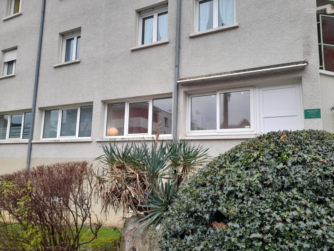 A louer à Besançon quartier Montrapon, local Professionnel / Commercial   34 m2 — photo 3