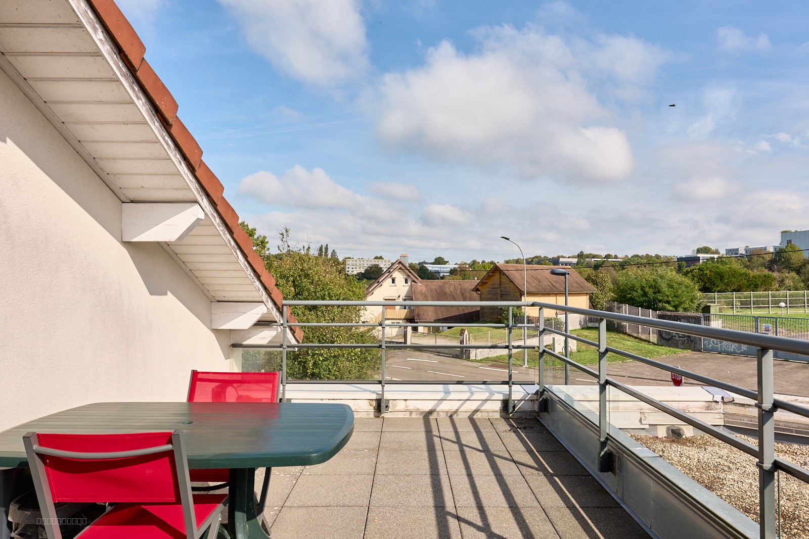 A VENDRE, à Besançon Les Ilots de Monboucons, T2 moderne avec terrasse et garage — photo 12