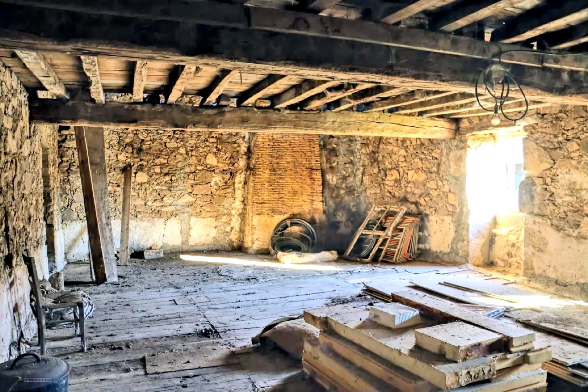 Exclusivité Grange avec une maison à Rochechouart — photo 2