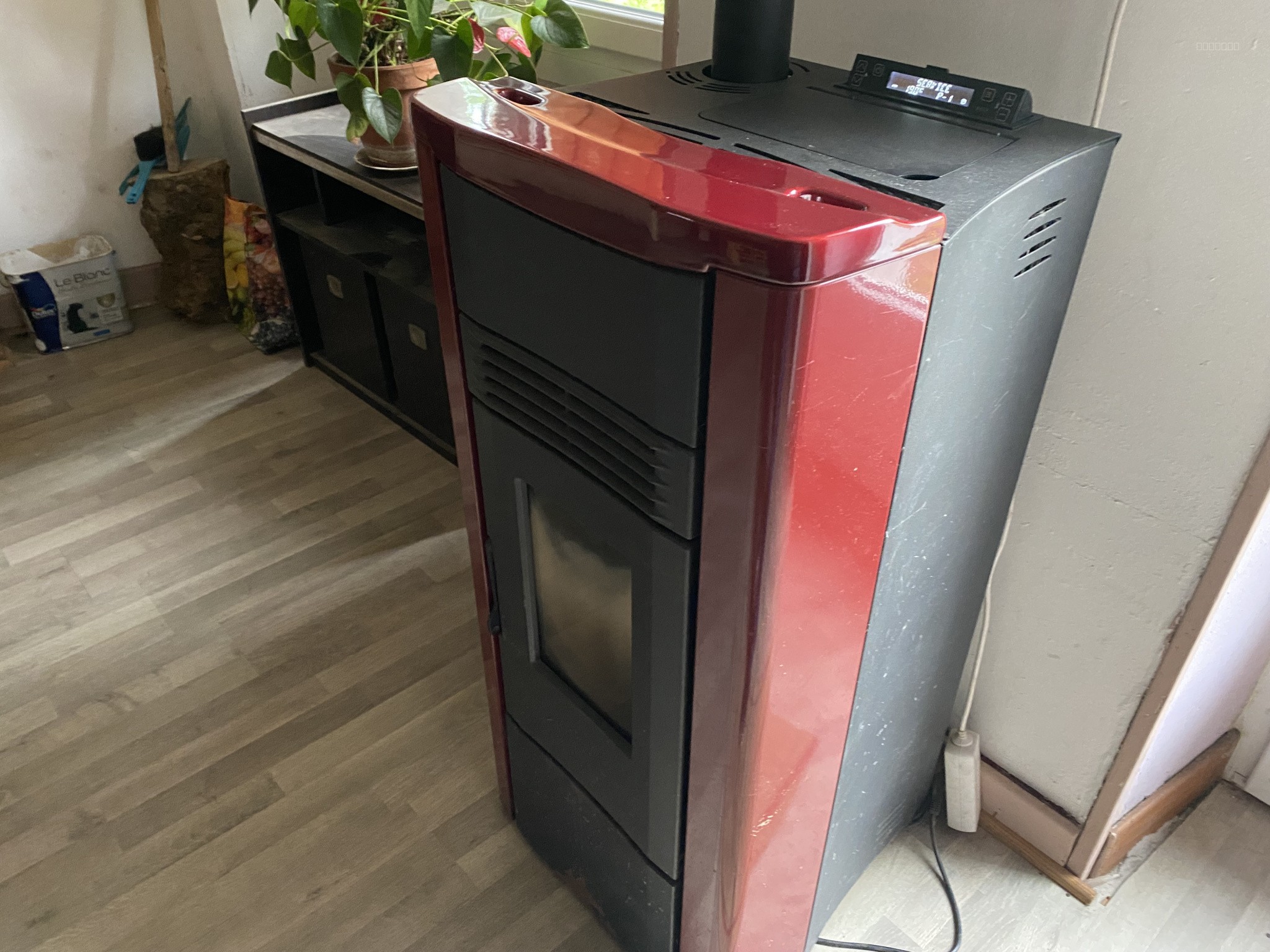 À vendre : Grande maison familiale avec dépendances et terrain à Pressignac. — photo 3