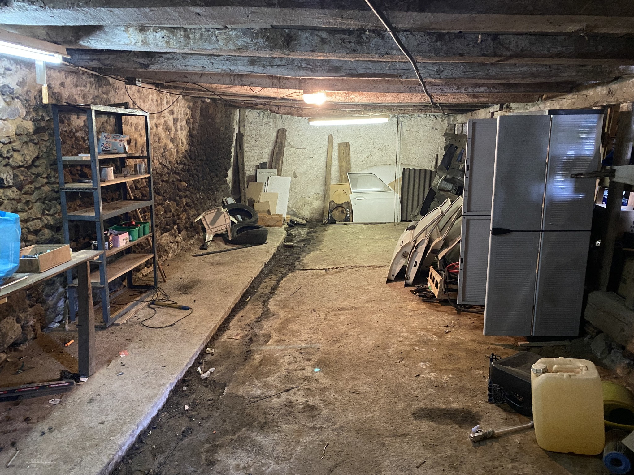 À vendre : Grande maison familiale avec dépendances et terrain à Pressignac. — photo 12