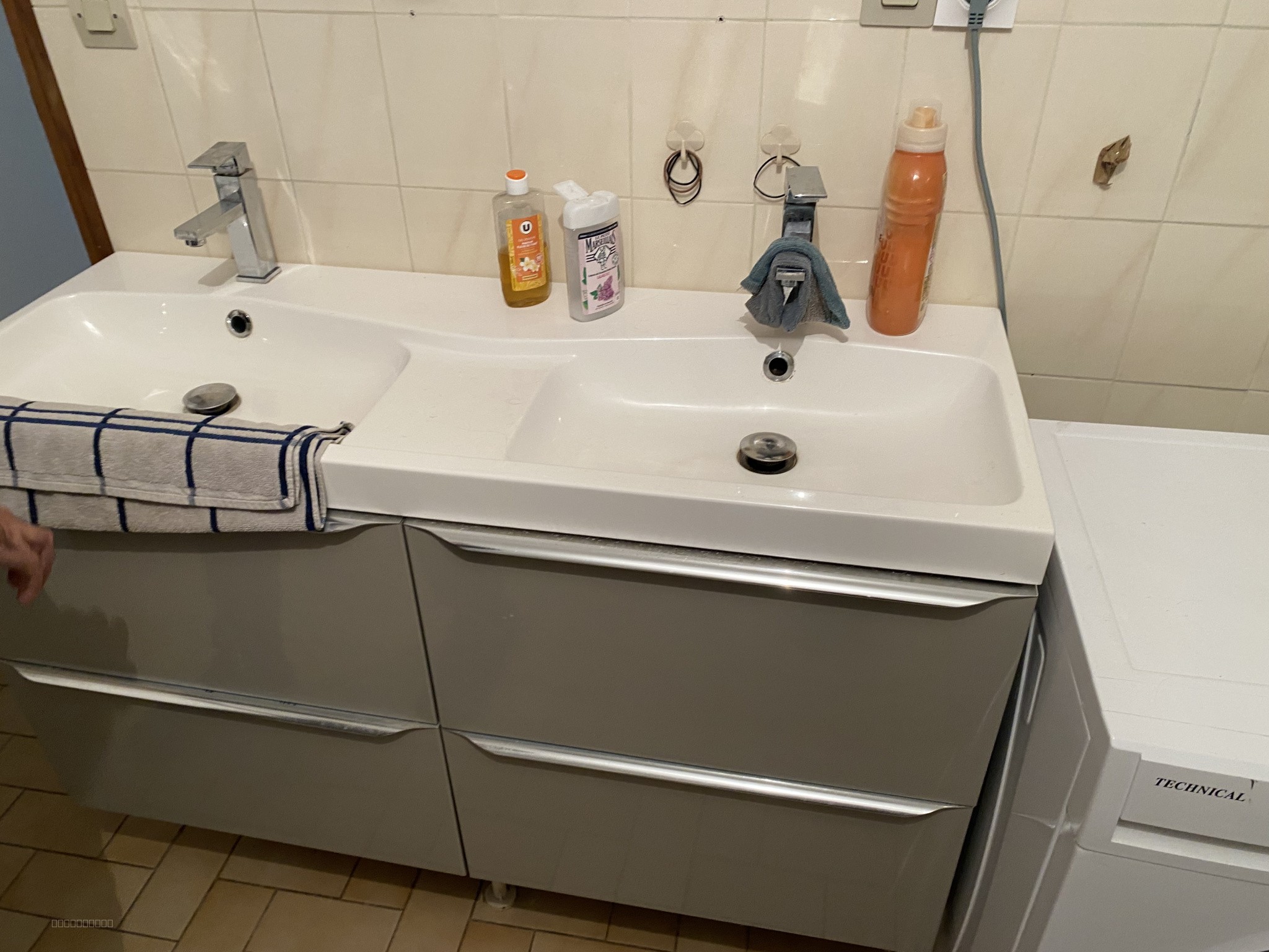 À vendre : Grande maison familiale avec dépendances et terrain à Pressignac. — photo 6
