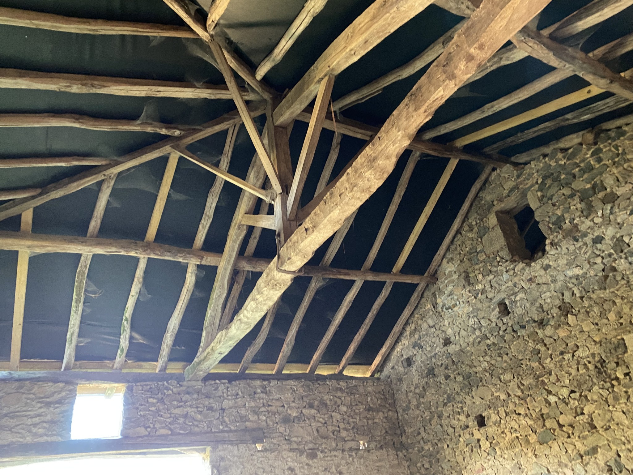 Grande grange de plus de 200m2 à Verneuil sur 2800m2 de terrain — photo 2