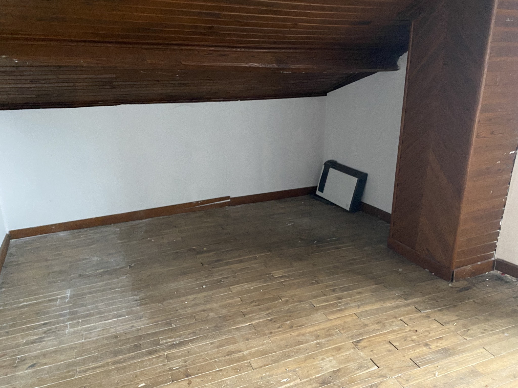À vendre : Grande maison familiale avec dépendances et terrain à Pressignac. — photo 9
