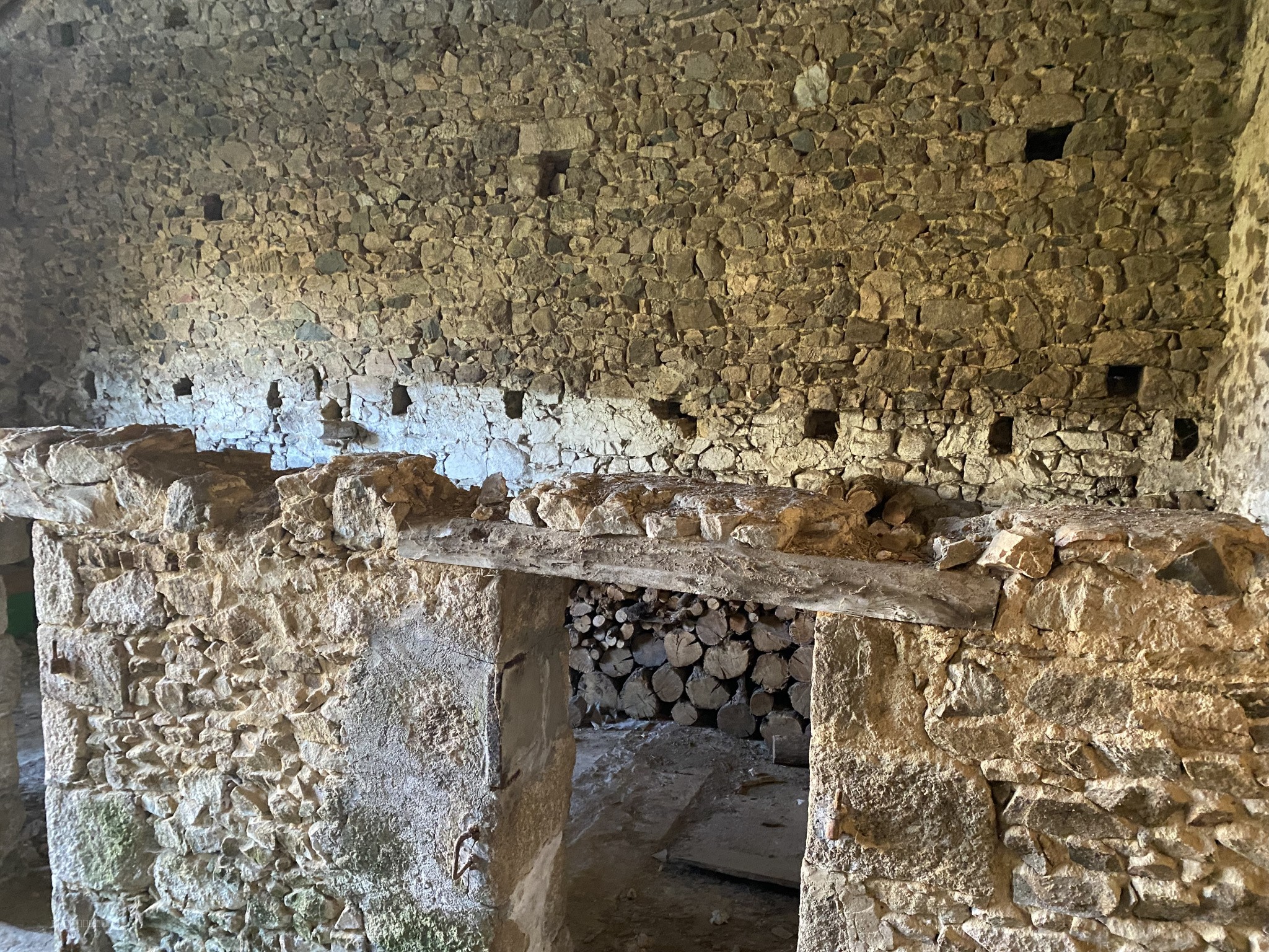 Grande grange de plus de 200m2 à Verneuil sur 2800m2 de terrain — photo 4