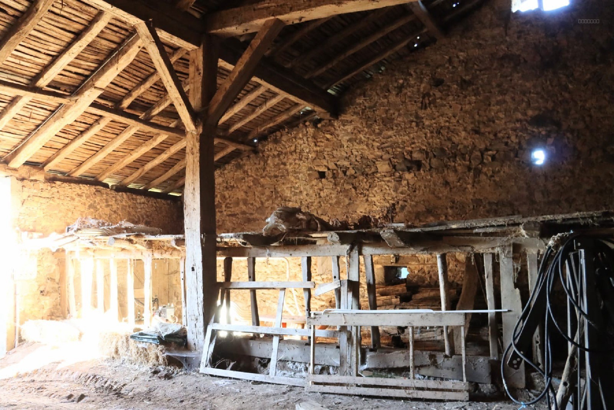 Exclusivité Grange avec une maison à Rochechouart — photo 3