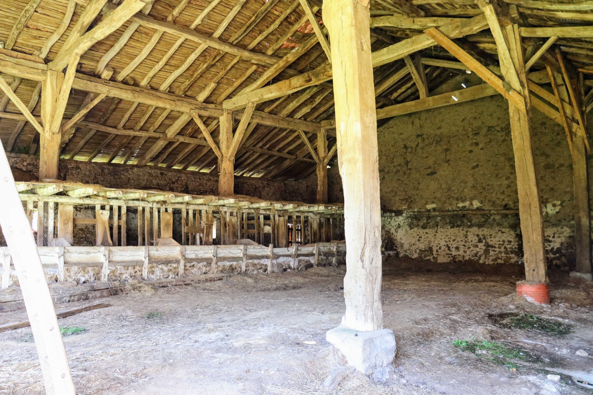 PRESIGNAC (87) - Propriété à rénover avec maison, bâtiments, et terrain de 6000m2 ! — photo 11