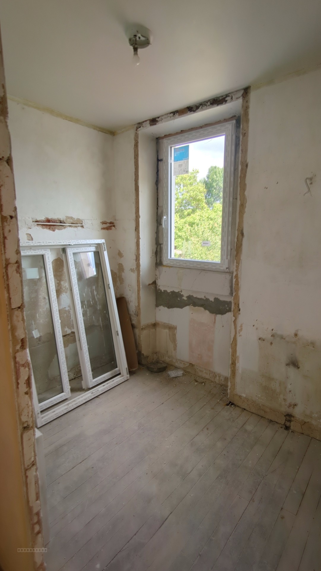Propriété à rénover à Saint-Yrieix-sous-aixe — photo 4