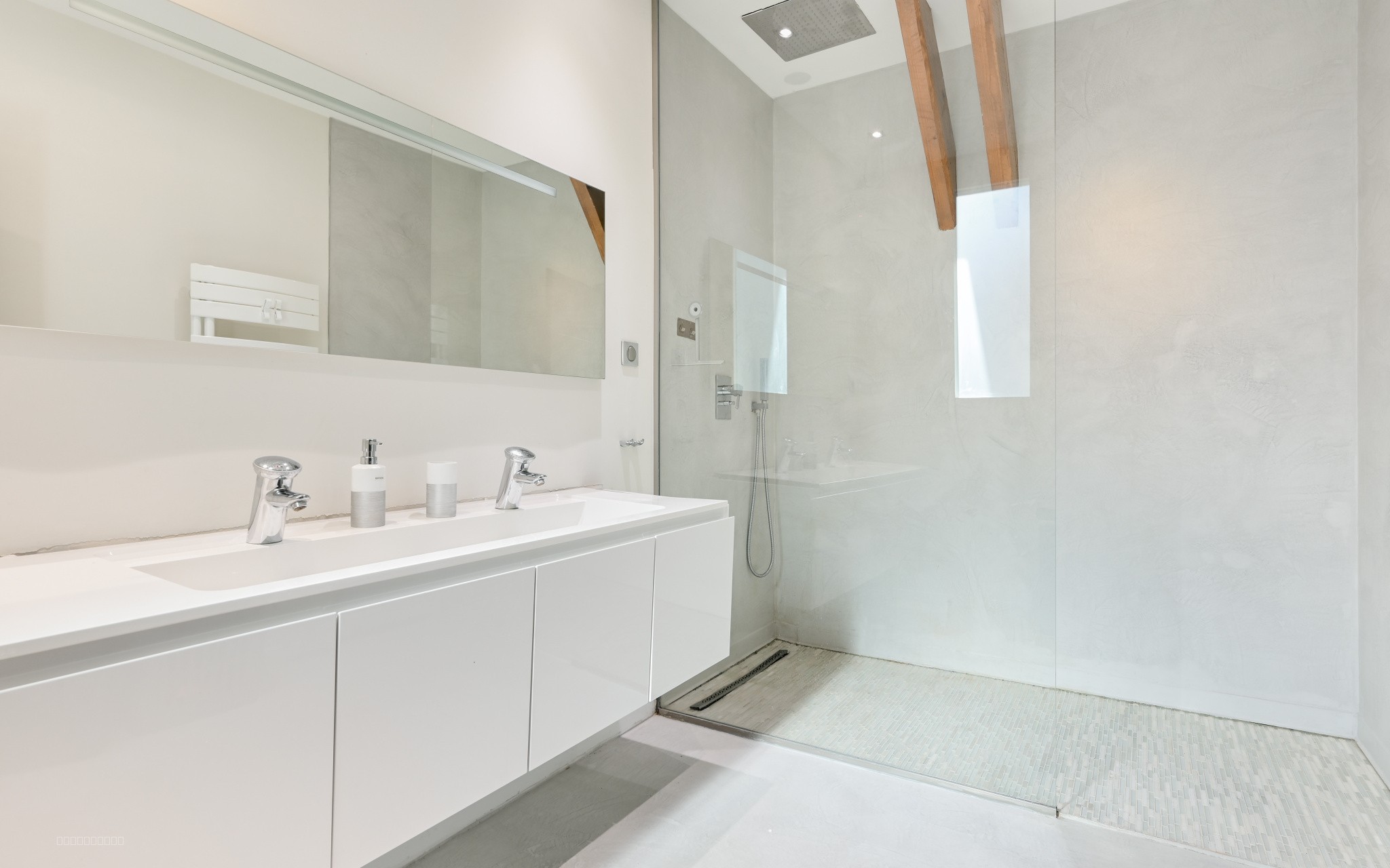 Villa d'exception à 10min de St-Cyr-au-Mont-d'Or- Corps de ferme rénové en une villa moderne avec piscine et vue panoramique — photo 16