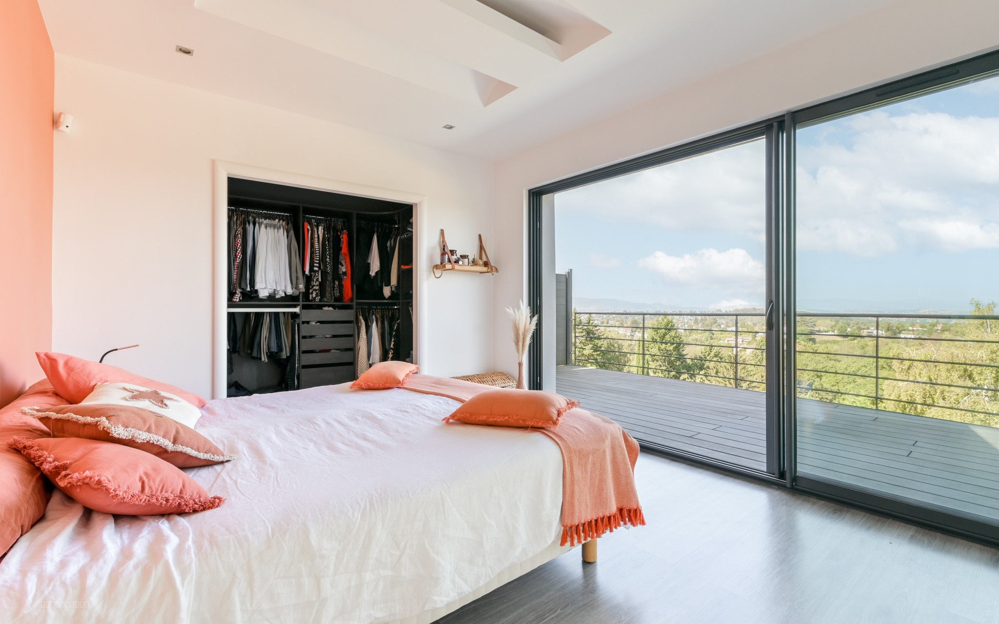 Villa d'exception à 10min de St-Cyr-au-Mont-d'Or- Corps de ferme rénové en une villa moderne avec piscine et vue panoramique — photo 12