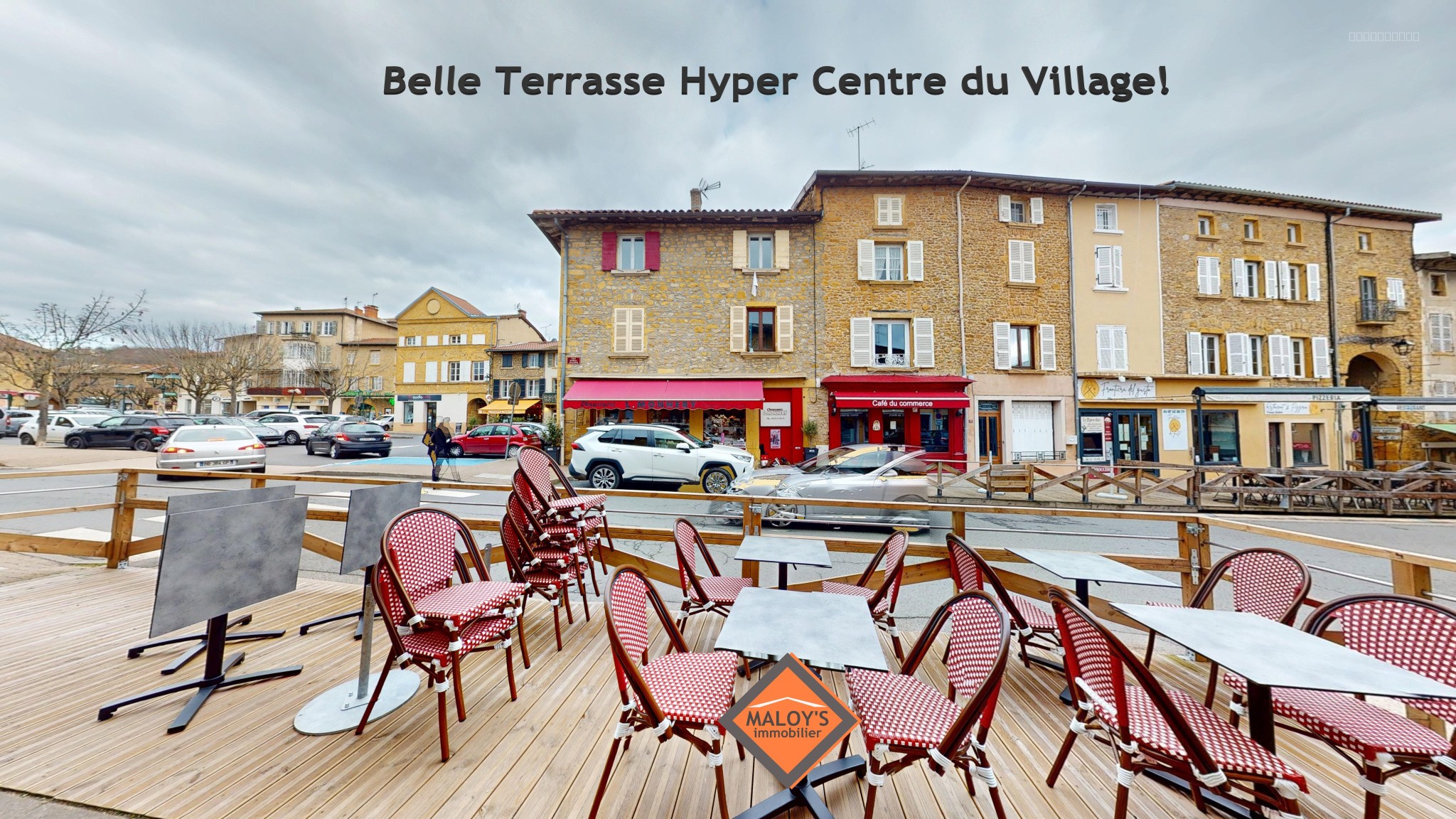Bar à vins au centre du Bois d’Oingt, village touristique — photo 3