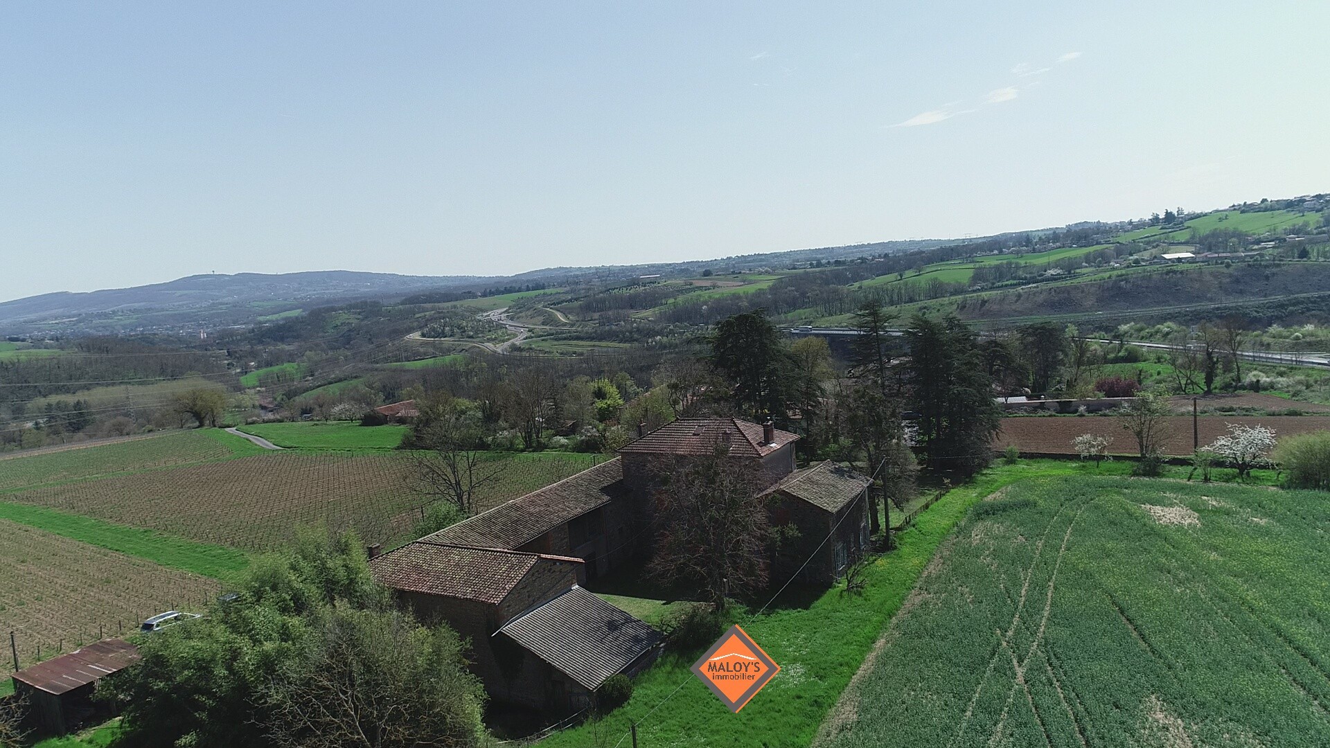 Maison de maître avec dépendances   Potentiel de 700 m2 habitables sur un terrain de plus de 5 300 m2 ! — photo 4