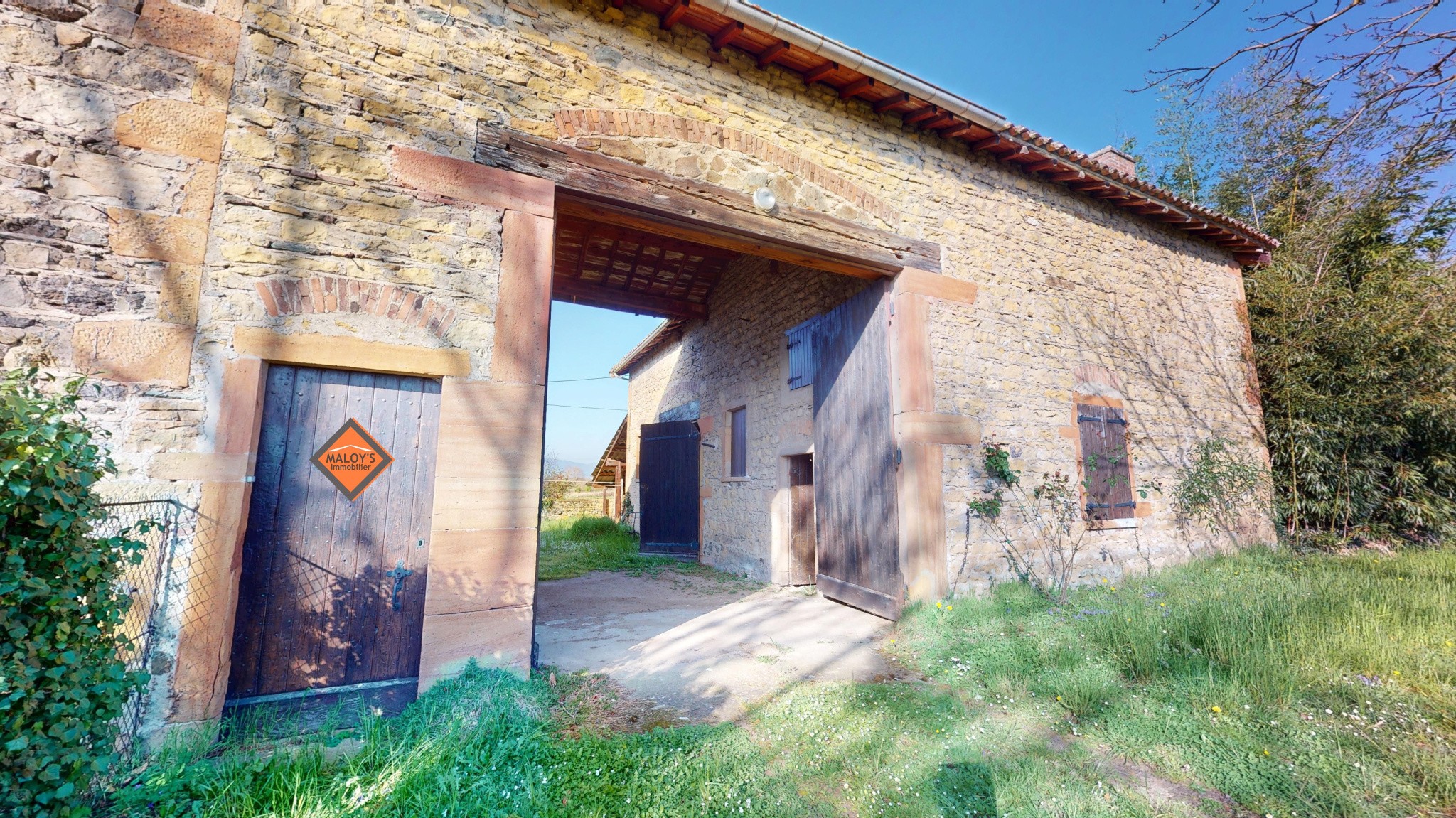 Maison de maître avec dépendances   Potentiel de 700 m2 habitables sur un terrain de plus de 5 300 m2 ! — photo 12