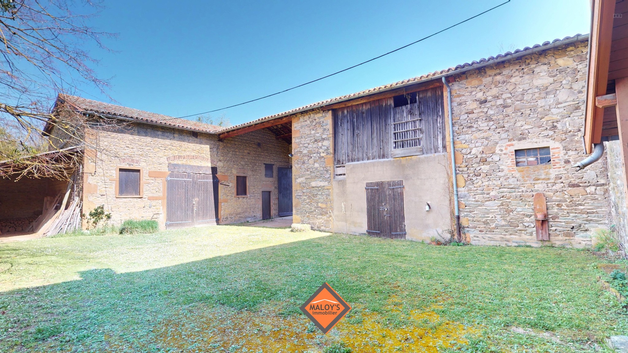 Maison de maître avec dépendances   Potentiel de 700 m2 habitables sur un terrain de plus de 5 300 m2 ! — photo 7