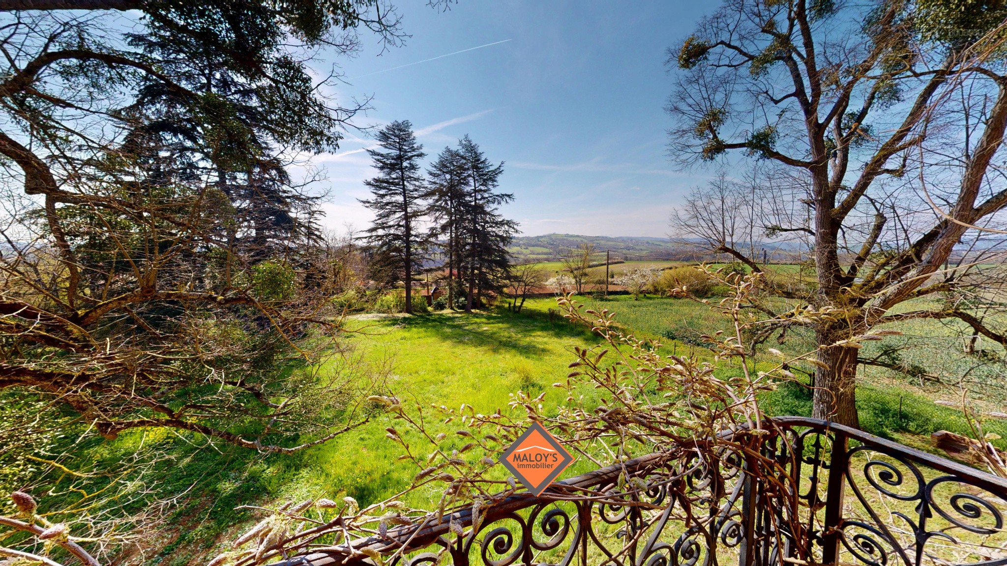 Maison de maître avec dépendances   Potentiel de 700 m2 habitables sur un terrain de plus de 5 300 m2 ! — photo 5