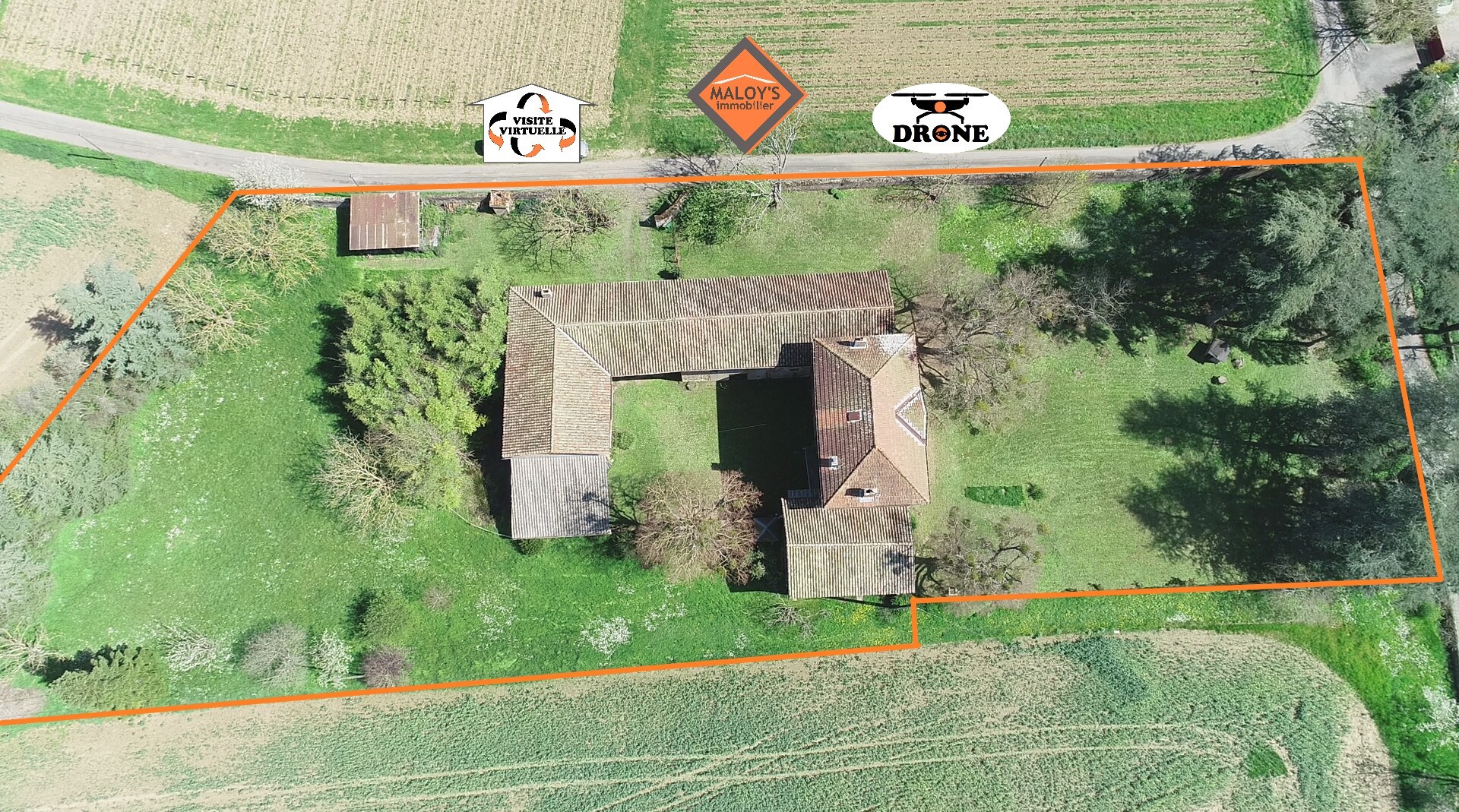 Maison de maître avec dépendances   Potentiel de 700 m2 habitables sur un terrain de plus de 5 300 m2 ! — photo 2