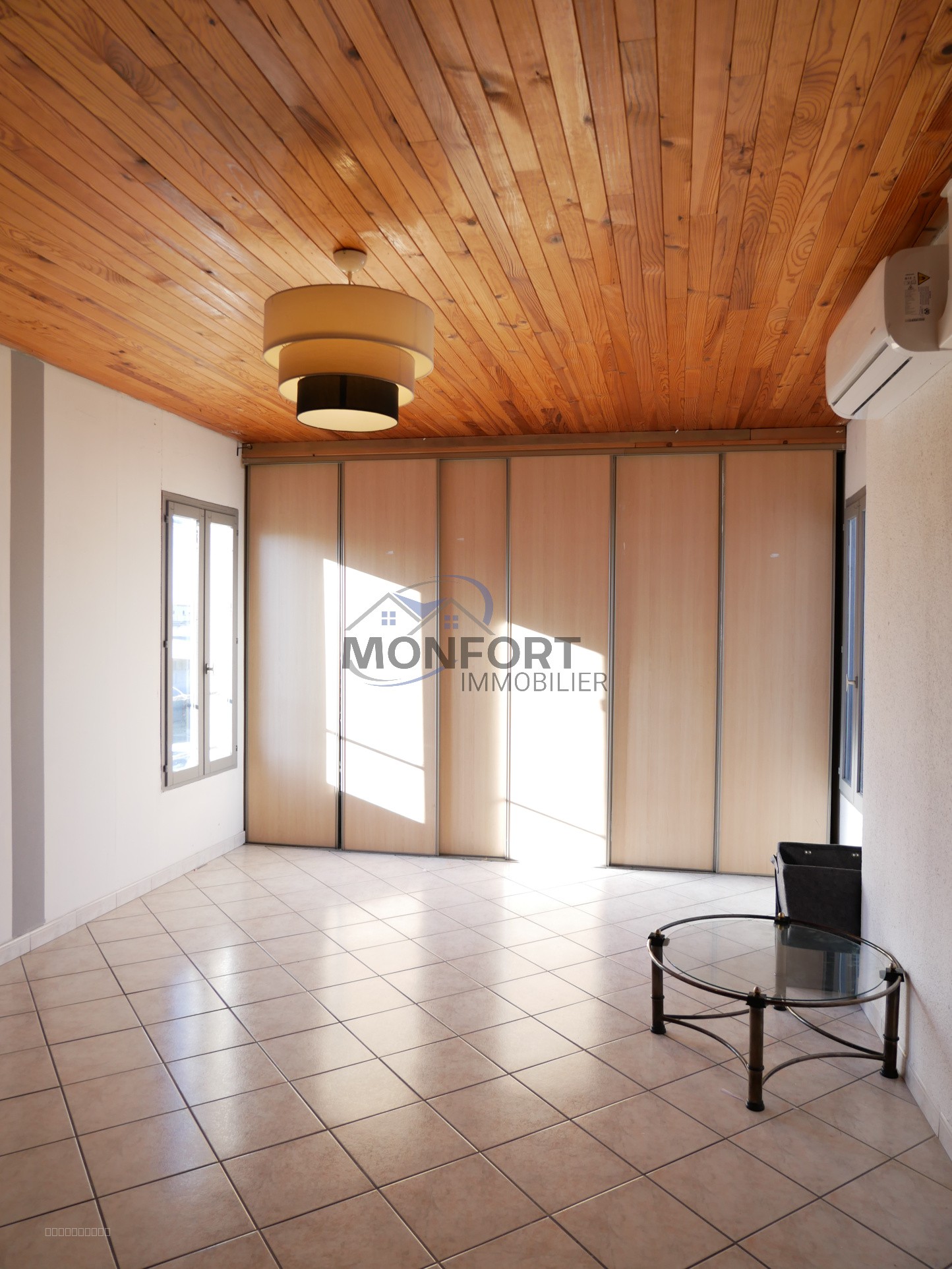 Maison de ville rénovée en plein centre de Tonneins   4 chambres et terrasse — photo 10