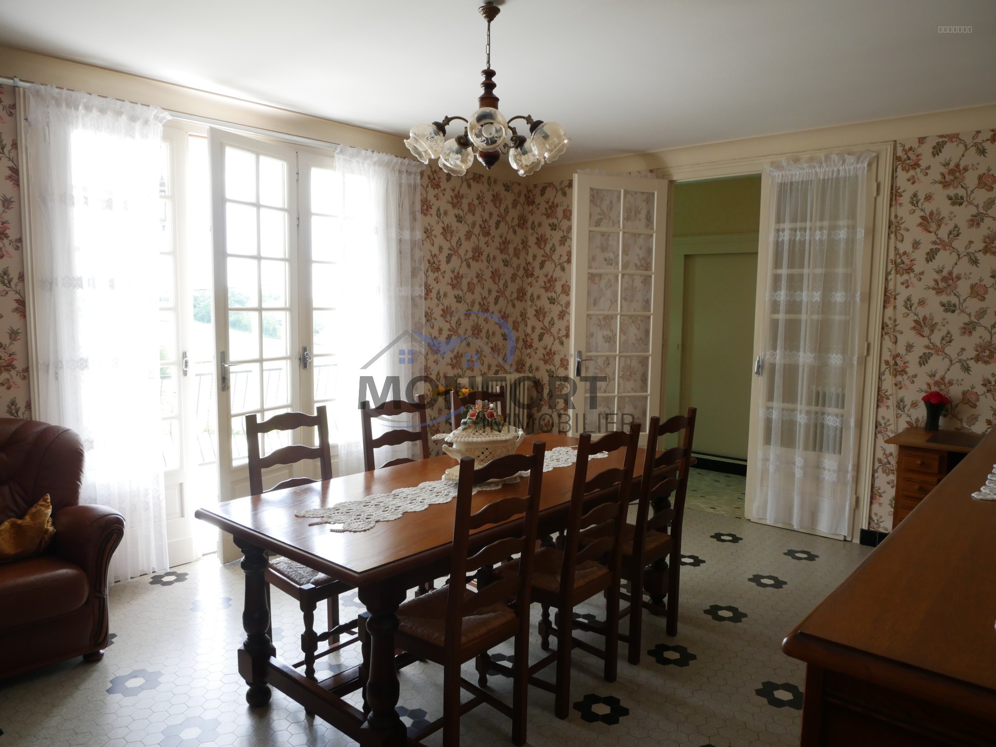 Propriété composée de plusieurs maisons — photo 5